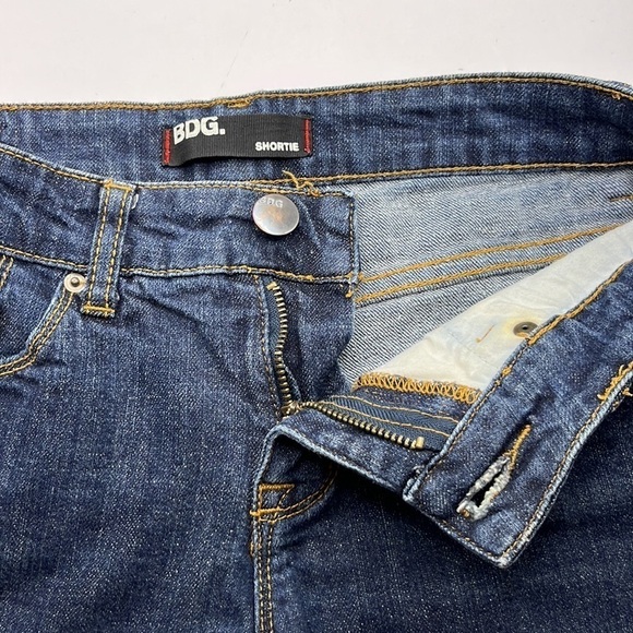 BDG Shortie Size 26 Cuffed Shorts 3 1/2" Inseam - Picture 16 of 16